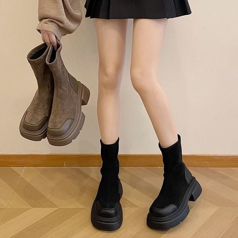 Zapatos de mujer de altura de suela gruesa 2026 otoño y invierno nuevos zapatos botas de camisa confortable botas Martin botas Chelsea con un pie