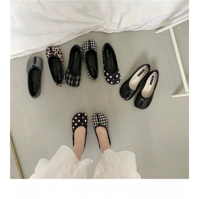 20234 Geteilte Schuhe für Damen mit flachen Sohlen, Frühlings- und Herbstpferd, kleine Schweinehufe, geteilte Zehen-Lazy-Einzelschuhe,_voghion.com