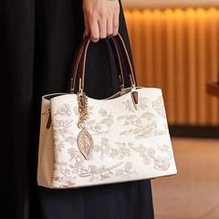 ファッショナブルな刺繍入りマザーバッグ 2025 新しい中国風ハンドバッグ中年女性が母親や妻に実用的なギフトを送ることができます