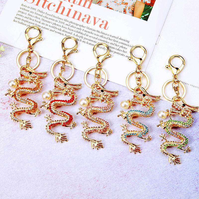 Estilo chino rhinestone doce dragón del zodiaco llavero coche bolso de las mujeres colgante anillo regalo creativo al por mayor