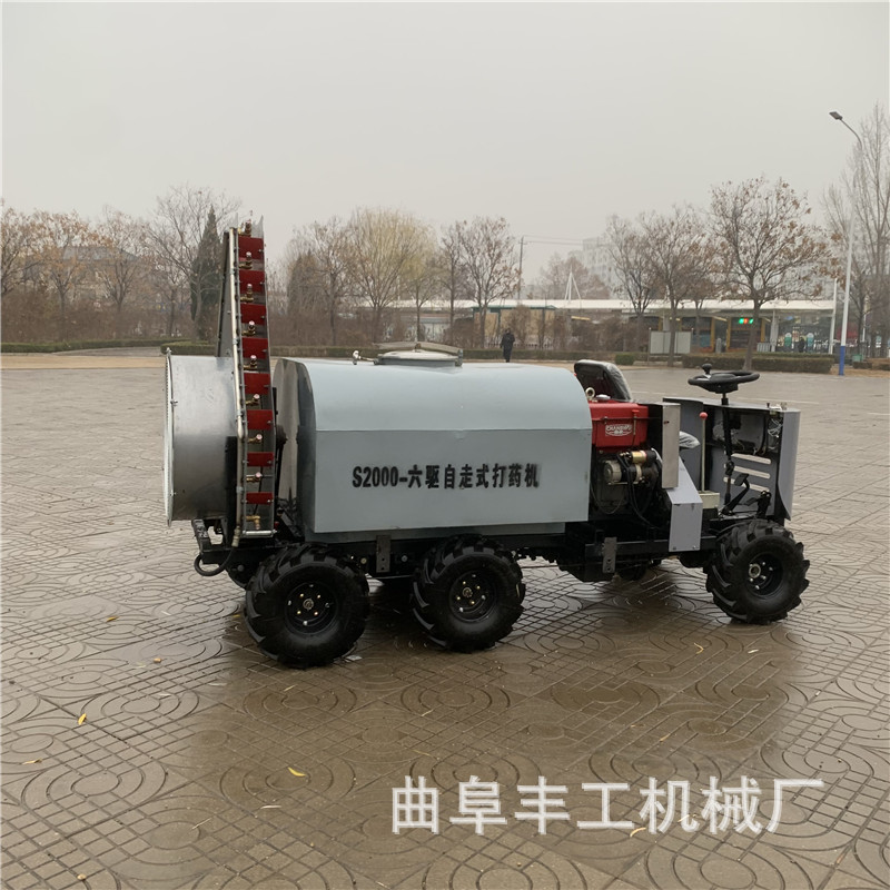 新疆大面积果园打药机 2000斤加大药桶 乘坐式果树喷药机