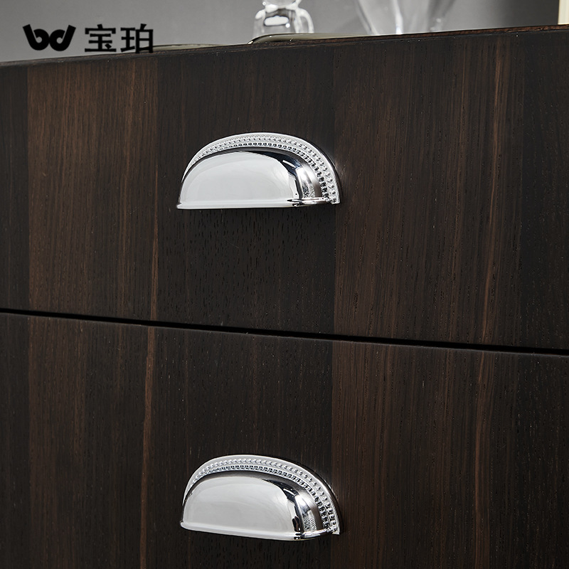 Nordic-style golden shell solid brass cabinet handles, modern minimalist luxurious French-style drawer pulls