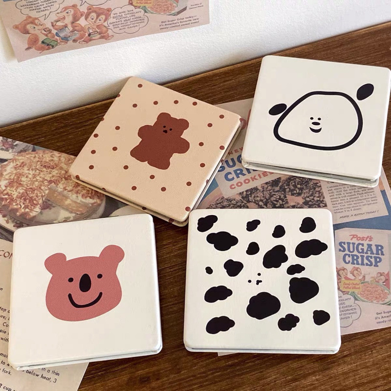 Lindo espejo pequeño Sanrio Kulomi espejo de maquillaje portátil de alto valor espejo de maquillaje portátil dormitorio de estudiantes espejo de maquillaje plegable