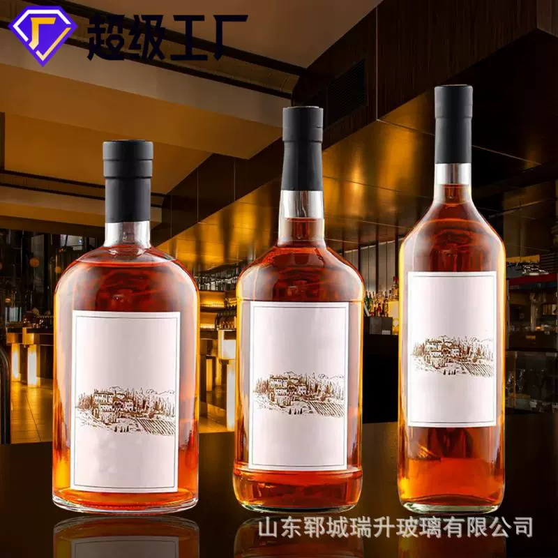 厂家大量生产伏特加透明玻璃瓶洋酒瓶多规格大气密封白酒玻璃酒瓶