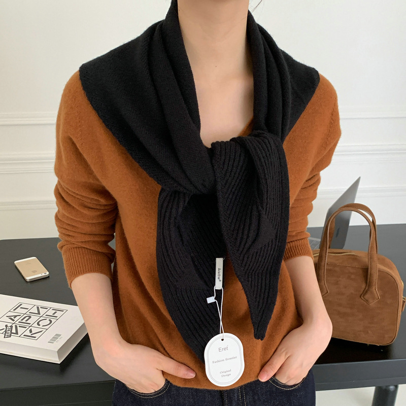 含羊毛三角巾披肩女秋冬季新款百搭简约空调披肩高级感头巾围巾|undefined