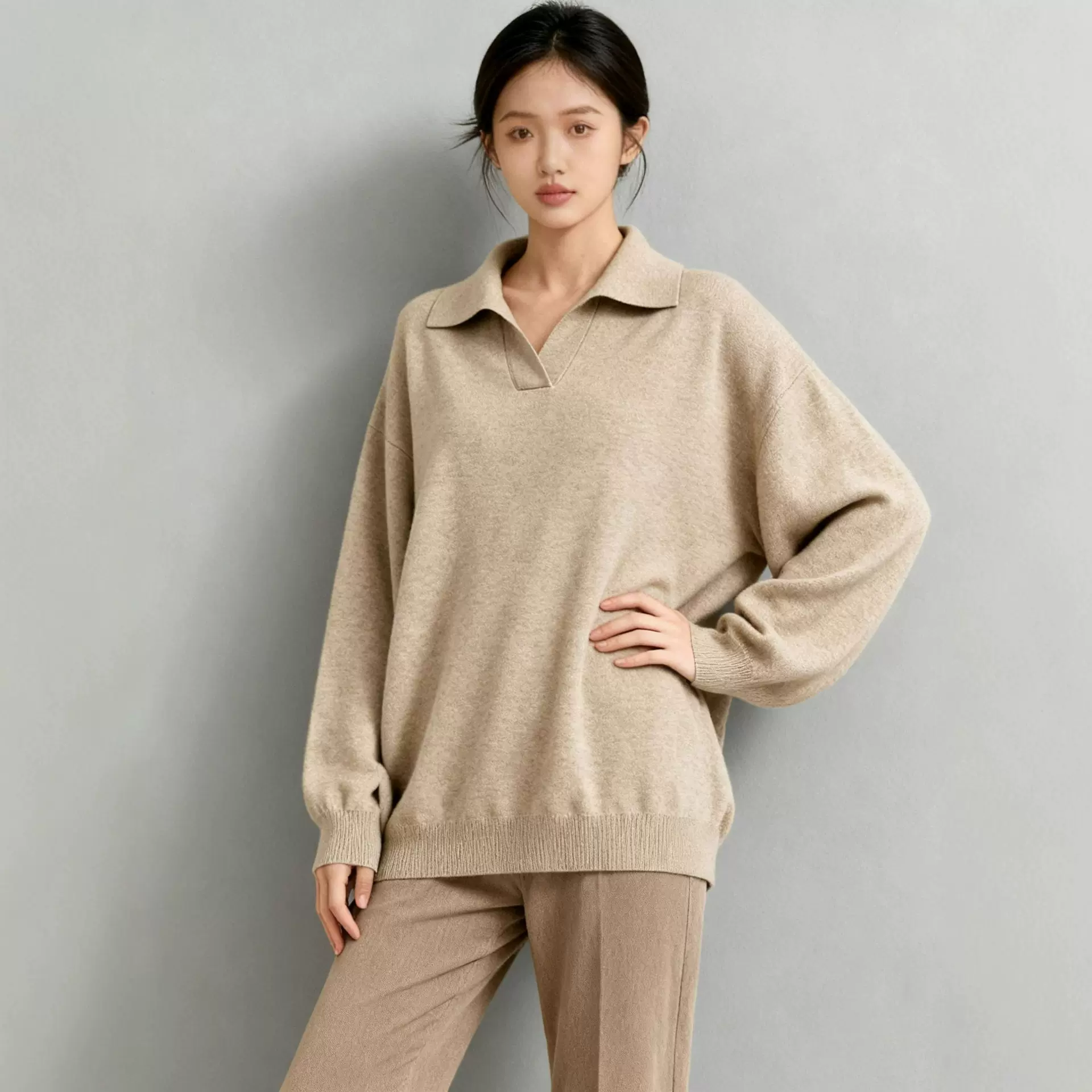 定制2026春秋季新款女浅卡其翻领针织衫舒适面料显瘦百搭休闲上衣