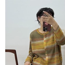 一件代发 春夏新款休闲设计款混彩针织衫时尚镂空系扣开衫外套