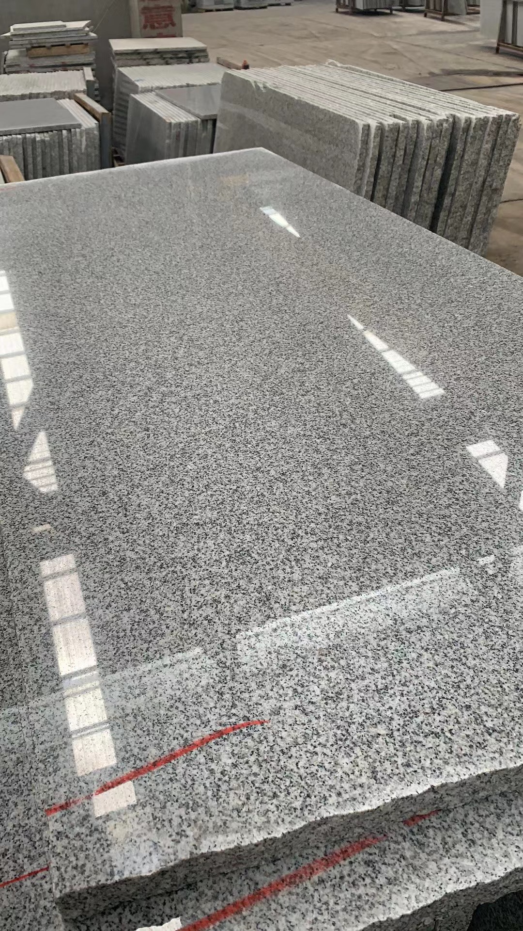 芝麻白花岗岩火烧大理石芝麻灰石材人行道庭院地铺荔枝路沿石厂家-阿里巴巴