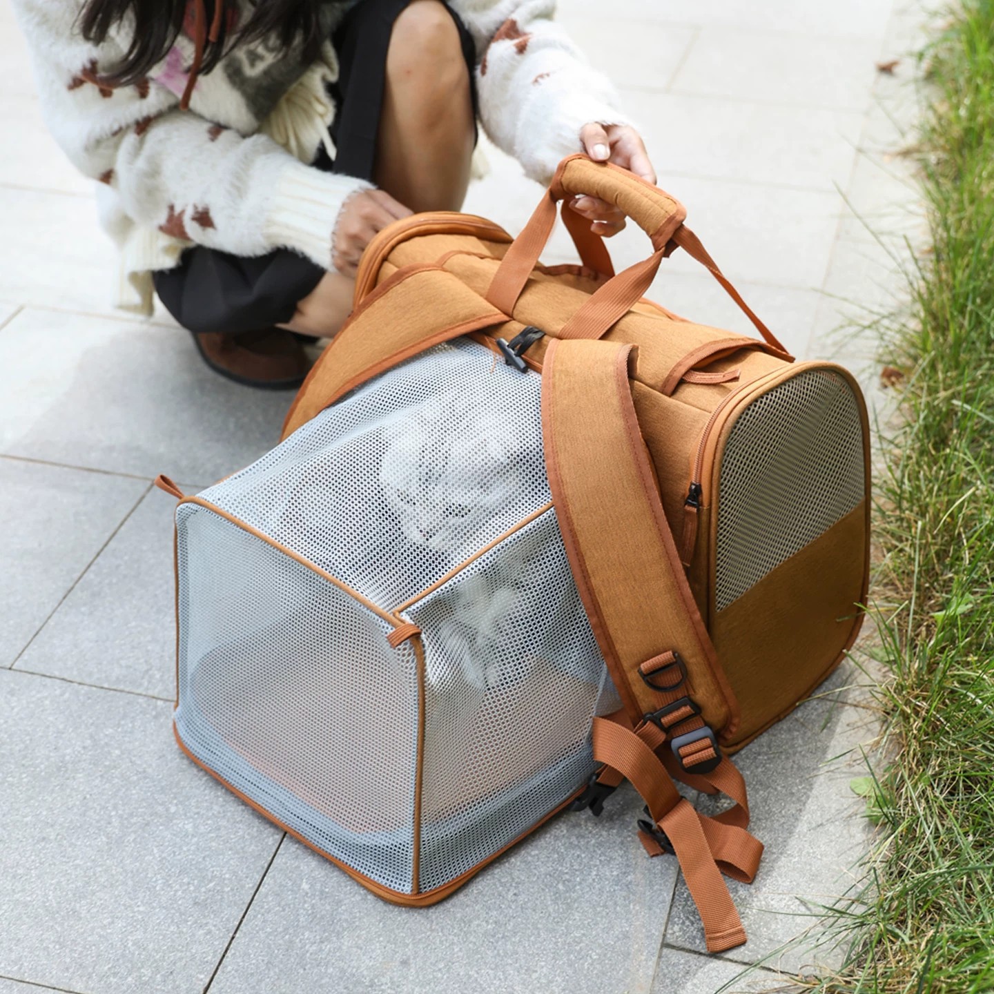 Pet Travel Backpack Cat Carrier Expandable Breathable Large Capacity Foldable Portable for Dog And Cat Outings_voghion.com