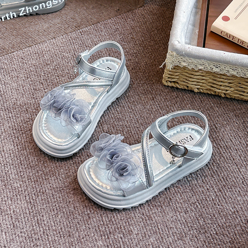 Niñas flores princesa sandalias de verano 2026 nuevas zapatos de playa antideslizantes de suela suave para niños zapatos romanos de niña image 8