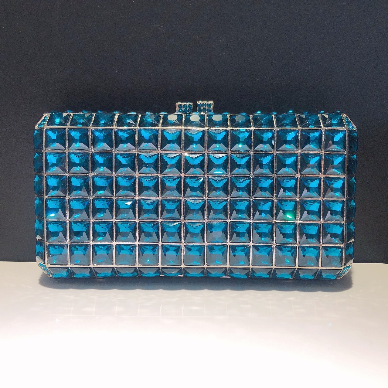 Fuente transfronteriza de cristal sólido con diamantes bolsas de banquete de maquillaje cuadrada horizontal bolsas de banquete de mano embrague duro