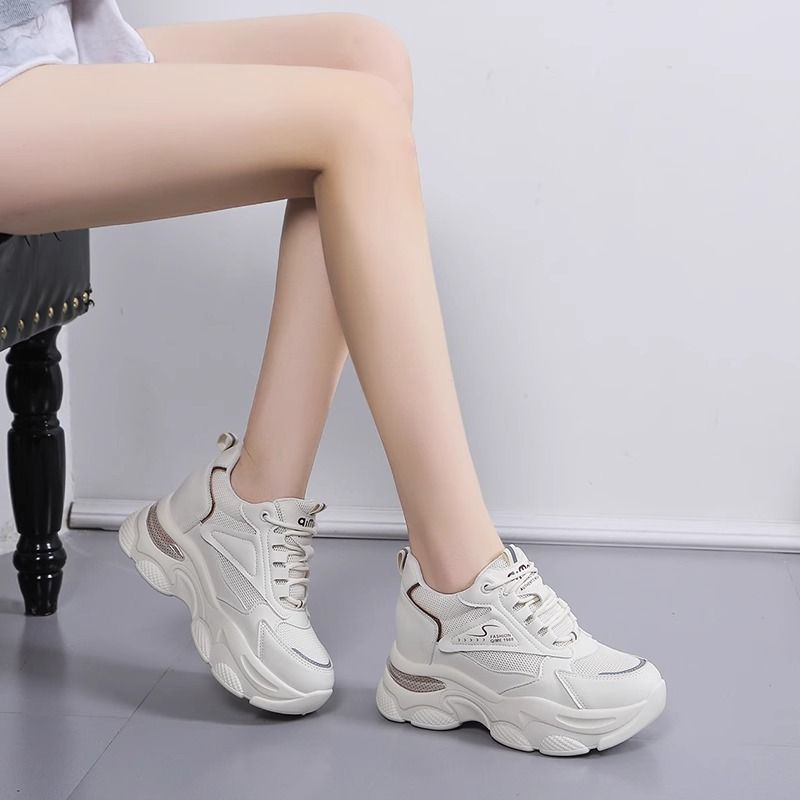 2024 verano nuevo interior de altura zapatos de papá ligero transpirable resistente al desgaste moda universal cómodo zapatillas deportivas súper suaves mujeres