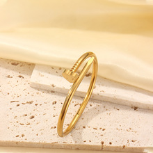 �W���r�аٴ�Ůʿ�䓷�ˮ����ɫ�p�ݹ������������C  �18k��