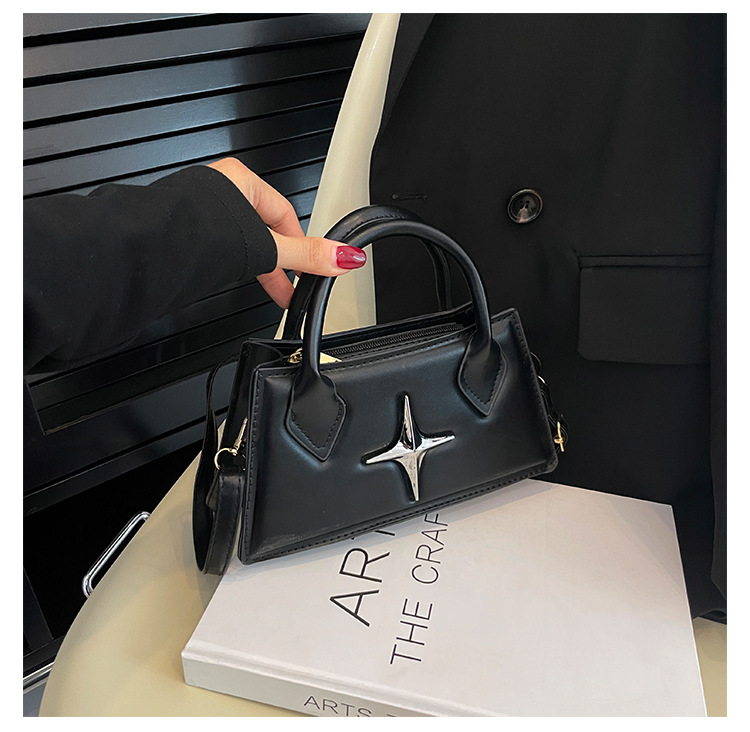 Semplice nuovo stile estivo 2023, popolare quest'anno, borsa quadrata piccola a tracolla portatile da pendolarismo casual in stile occidentale per donna_voghion.com