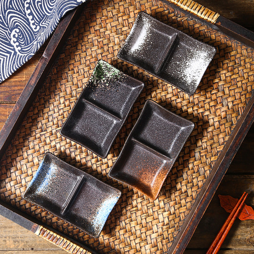 Cross-border two-compartment dish ceramic soy sauce dish two-compartment dish Korean barbecue condiment dish hot pot compartment dipping dish wholesale