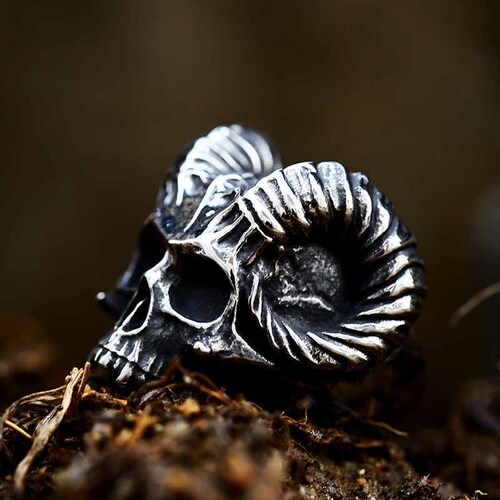 beier new retro stainless steel horn skull ring European and American punk style titanium steel men's ring jewelry