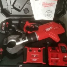 现货批发美国 Milwaukee米沃奇 充电式钢筋剪 M18HCC-202C