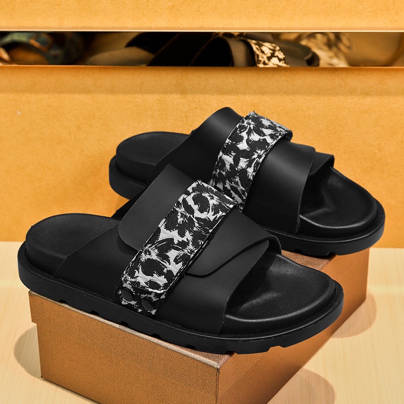2026 Summer New Style Couple's High-End Buckle Sandals Trendy Bread Retro Casual Beach Slippers_vogvips.com