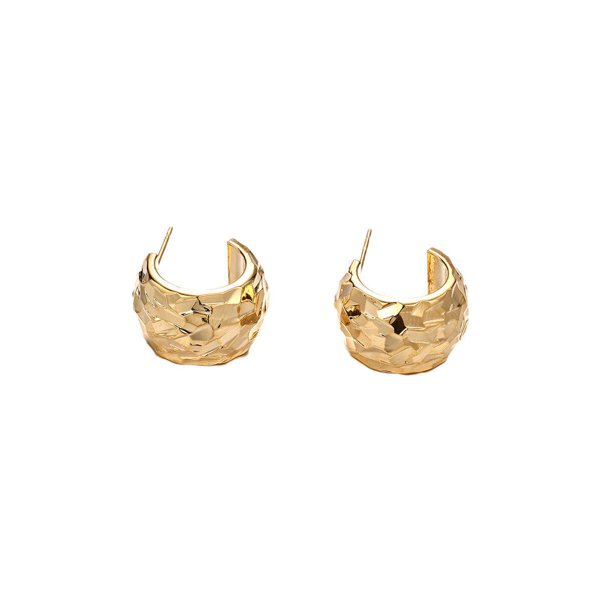 Joyería al por mayor aretes de martillo en forma de C cobre chapado en oro 925 plata simple ligero lujoso anillo de aguja de plata para mujeres
