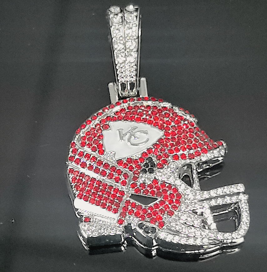 Europa y América Hip-Hop Viento lleno de diamantes Cuban Chain Jefes Colgante Casco Collar de hombre 1688 Joyas de aleación personalizadas