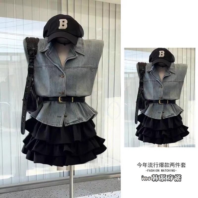 2026 Summer Sleeveless Denim Vest Top New Summer Outfit Layered Short Vest Jacket High-End Women's Clothing 2026 Summer Sleeveless Denim Vest Top New Summer Outfit Layered Short Vest Jacket High-End Women's Clothing