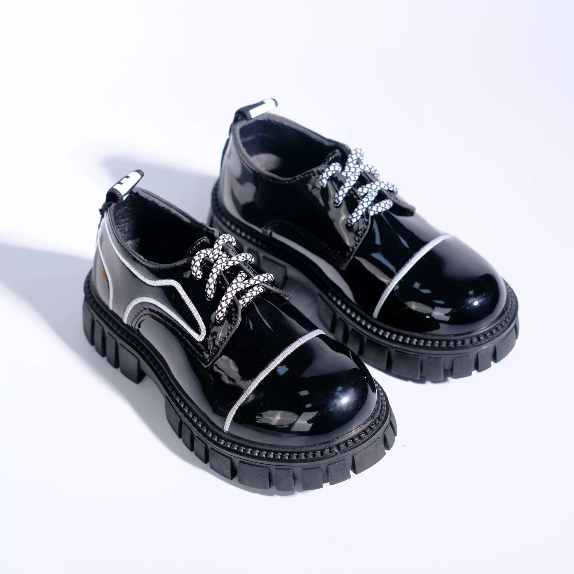 皮鞋2025新款儿童厚底英伦表演一脚蹬中大童学校鞋韩版皮鞋批发