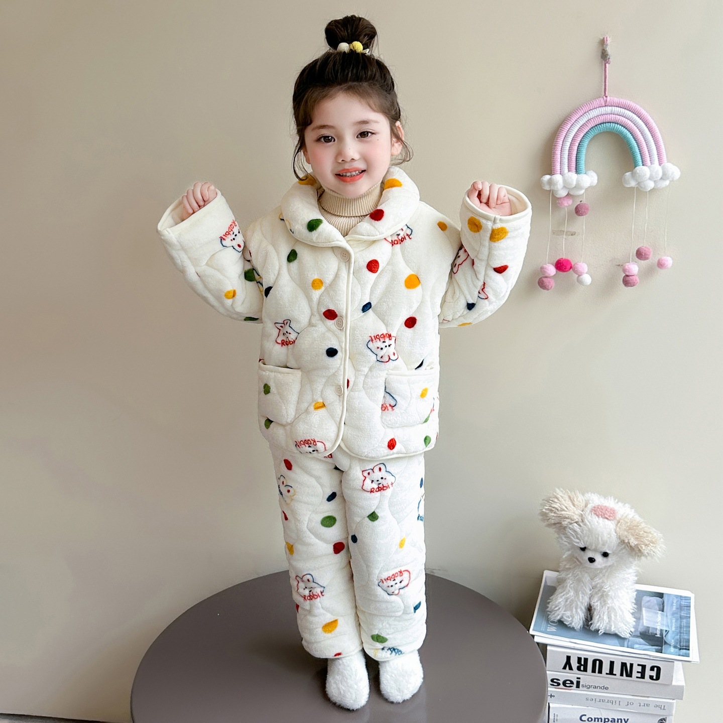 Niñas de tres capas pijamas de algodón intercalado otoño y invierno 2025 nuevo bebé invierno de lana gruesa ropa de hogar ropa de invierno infantil