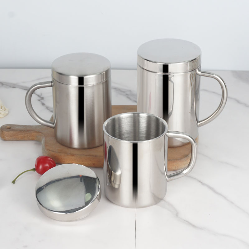 Taza de acero inoxidable 304 taza de doble capa con tapa taza de agua aislada de jardín de infantes con mango taza de café para adultos