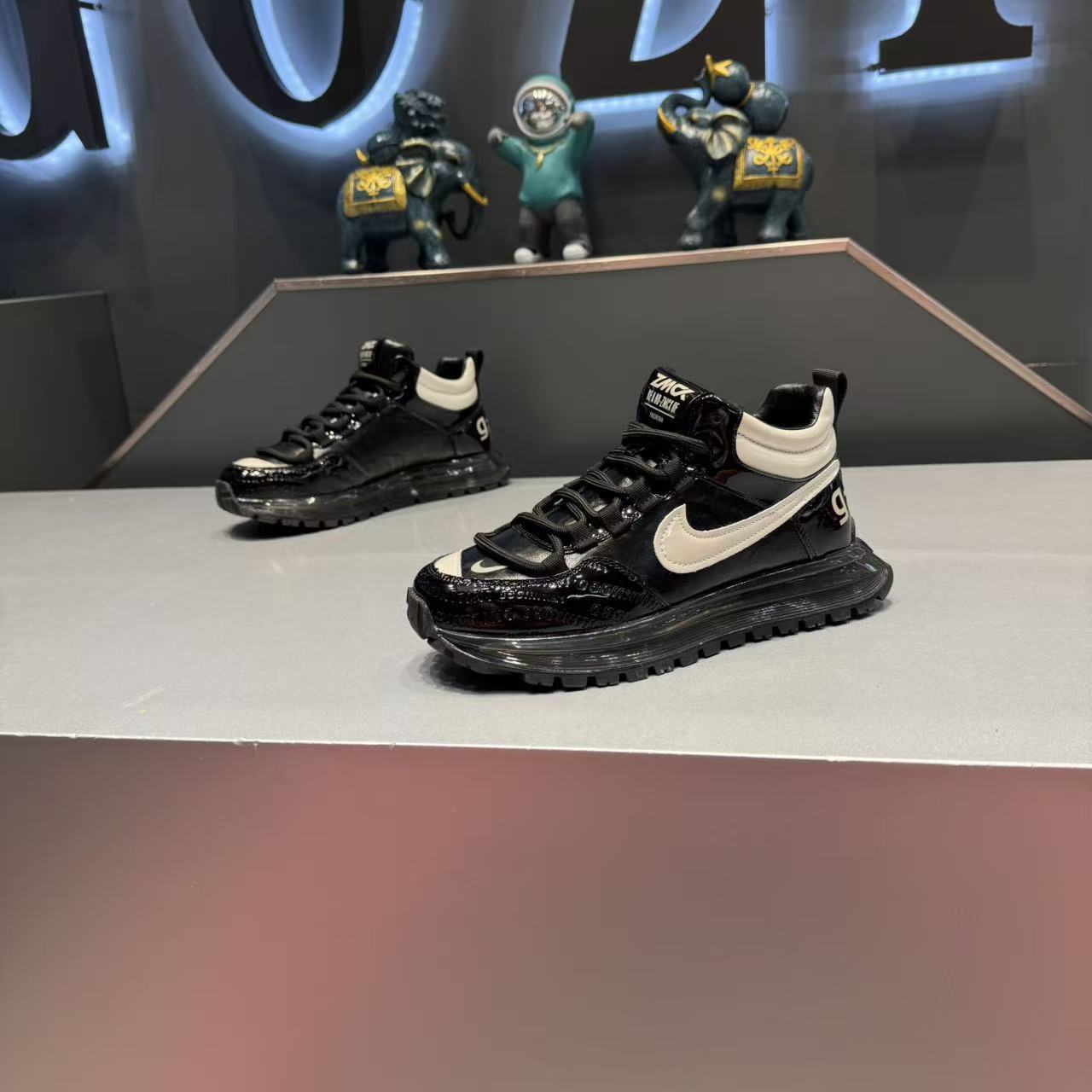 Algodón único con el mismo otoño y invierno 2025 moda de algodón único con el mismo calzado casual de hombre de alto valor de la cara de la tendencia de color universal