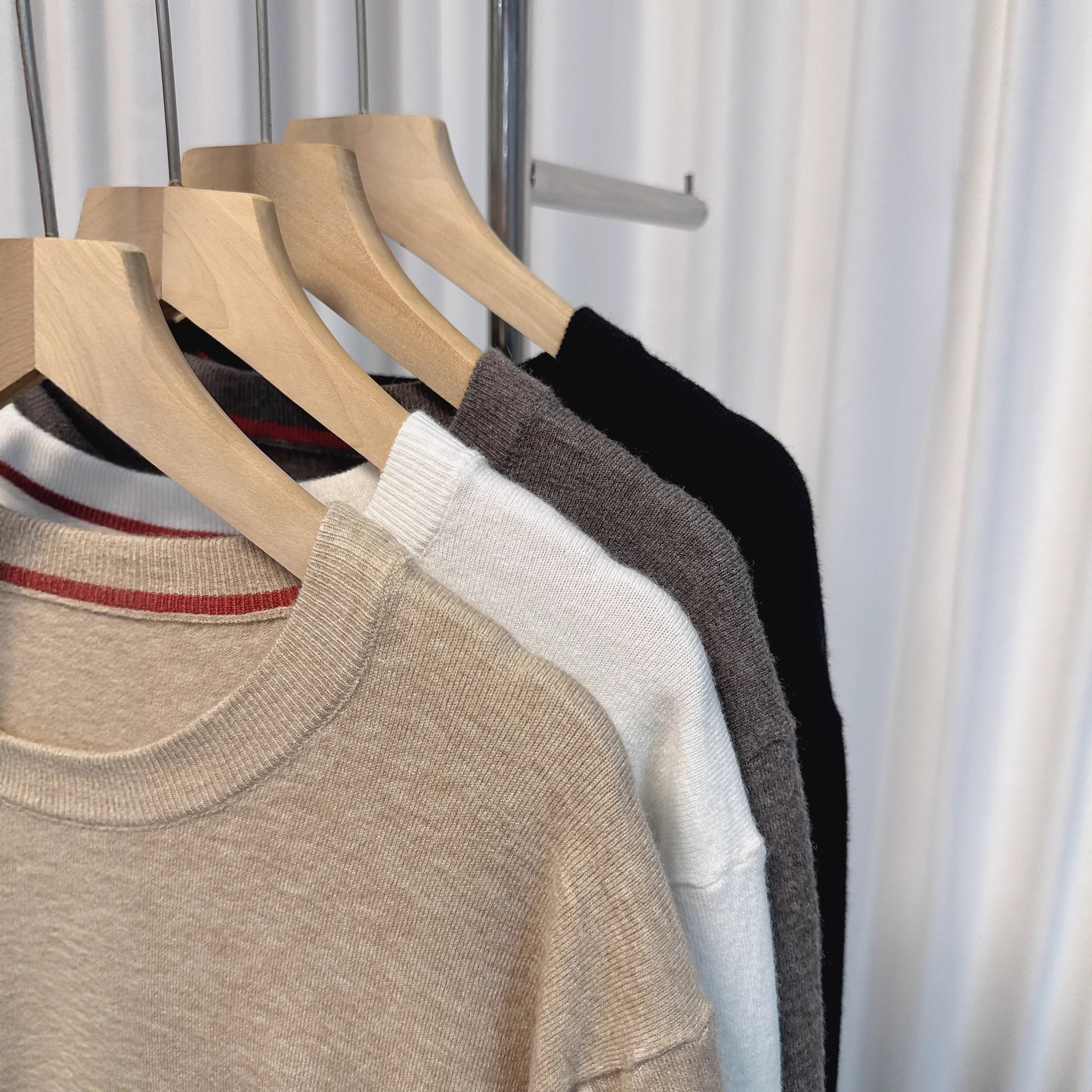 Suéter de cuello redondo para hombres, nuevo tipo de camiseta de punto transfronterizo de otoño y invierno, simple y casual, chaqueta de manga larga de color sólido