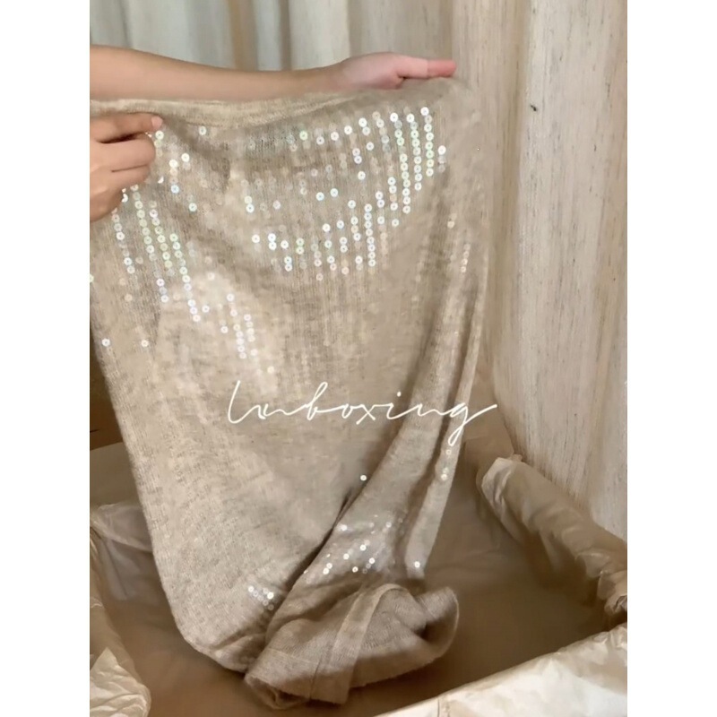 Highly Recommended! Women's New Autumn Style in Beige Wool Sequin Sweater, Lazy Loose Fit, Soft and Slimming Knitwear Highly Recommended! Women's New Autumn Style in Beige Wool Sequin Sweater, Lazy Loose Fit, Soft and Slimming Knitwear