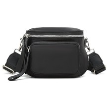 ���Sֱ�NŮʿ�R�����r�Іμ��б����������W���L��ˮ����ͨ�ڰ�