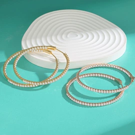 莫桑钻;莫桑钻项饰;戒指