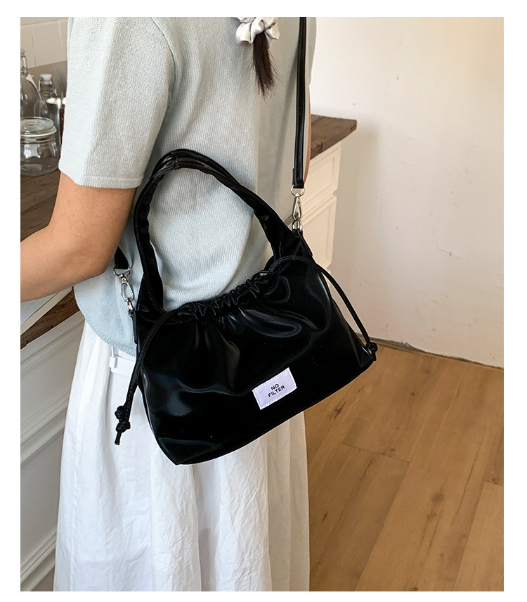 New 2025 Pleated bag for women, large-capacity, fashionable and versatile shoulder bag, nylon fabric casual commuting crossbody bag for women undefined