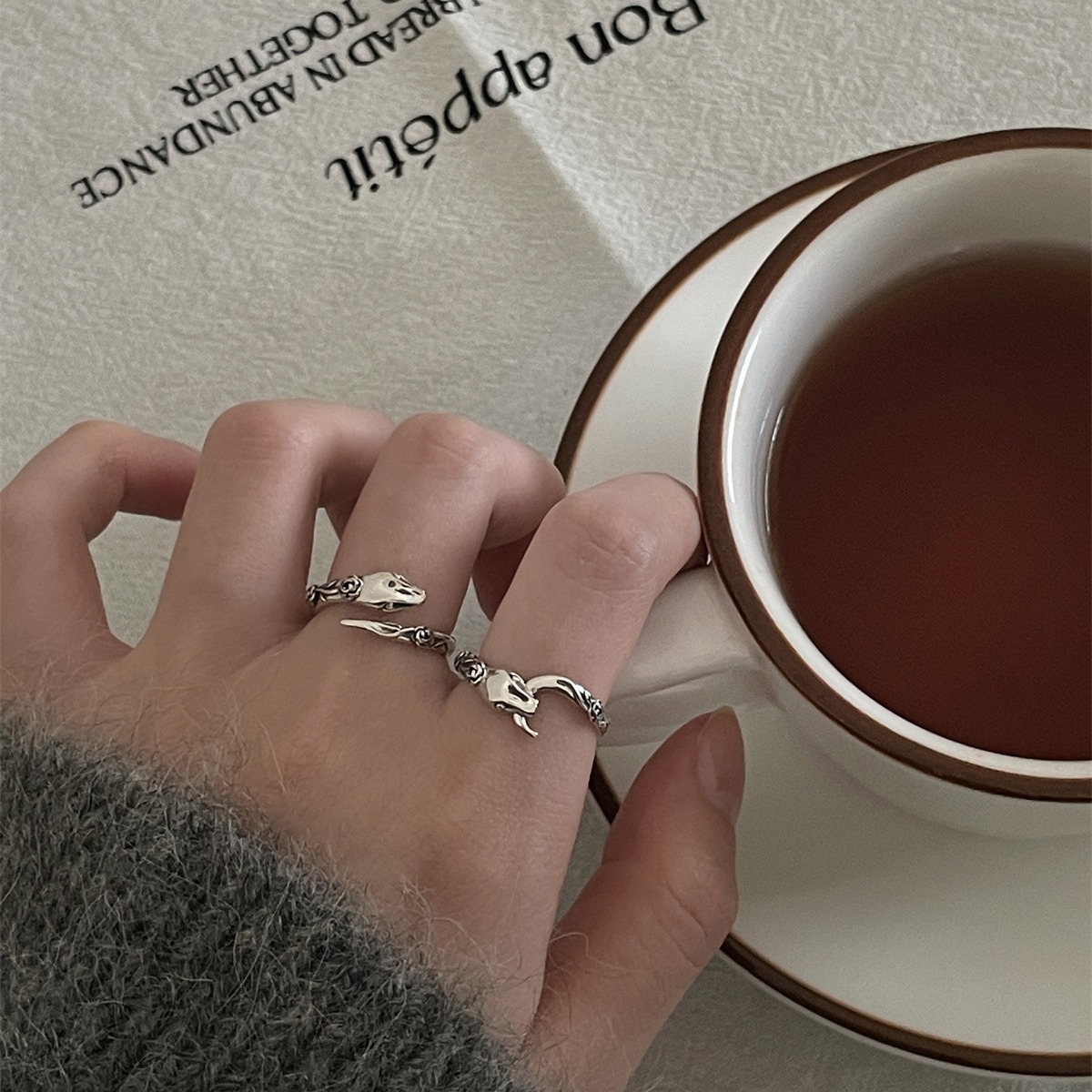 925純銀銜尾蛇玫瑰花戒指女復古神秘高冷感食指戒獨特小眾指環