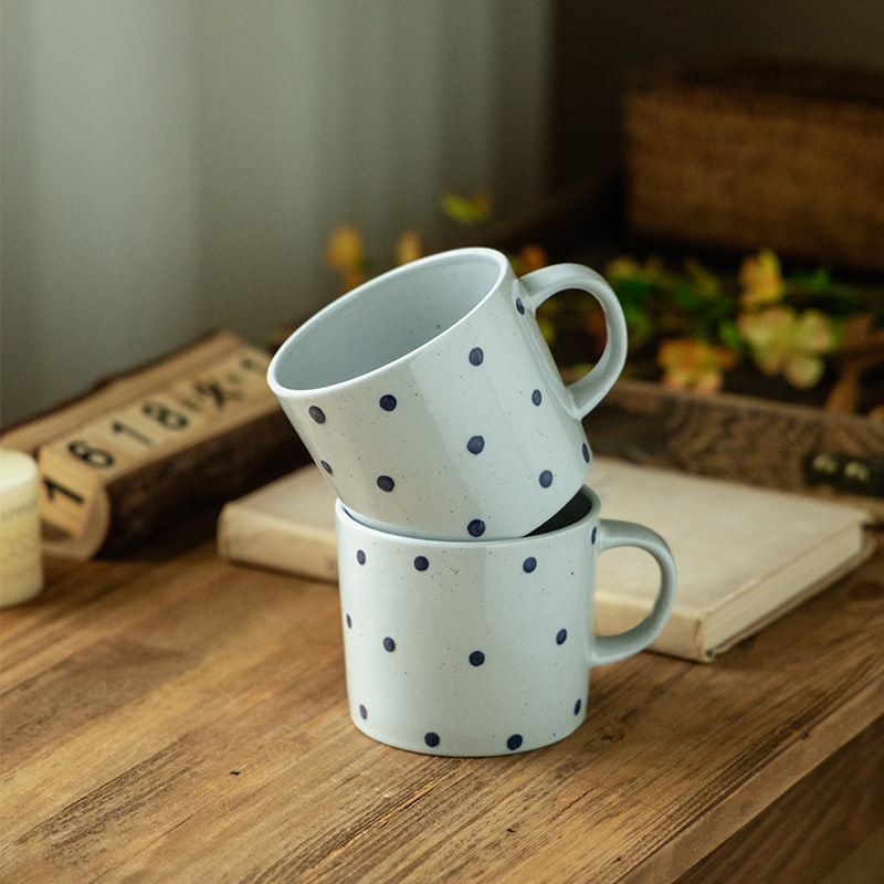 Taza de cerámica creativa al por mayor Taza para el hogar Taza para el desayuno Taza para el té de la tarde del restaurante Taza para el café Taza para el espacio de oficina