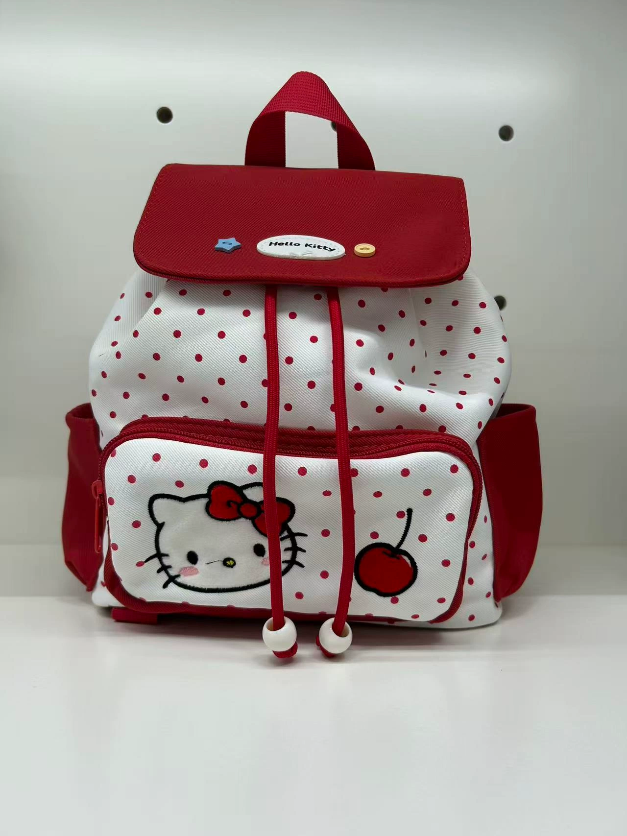 Косметичка Sanrio стеганая с синтепоном-наполнением, просторная дорожная организация, рисунки с героями