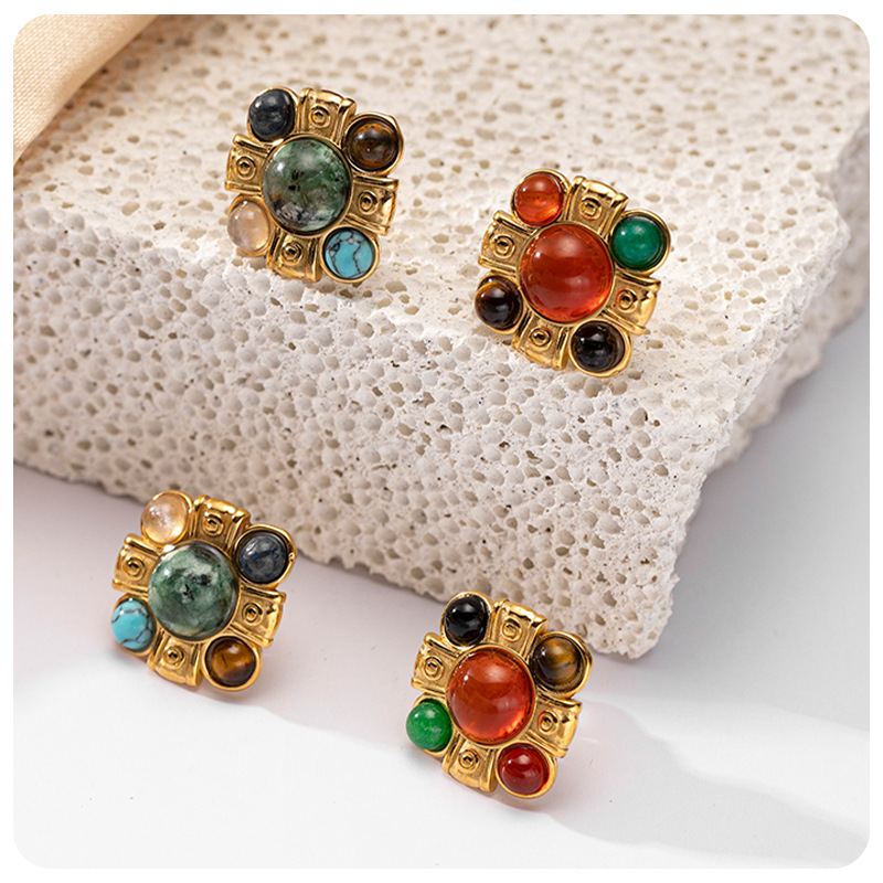 Tiana estilo medieval retro color natural piedra medieval orejas de alta sensación pendientes nicho retro aretes de corte