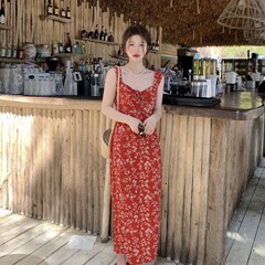 ドロップシッピング 2025 夏の新しいスタイルの海辺の休暇女性のための小さな赤いサスペンダー花柄ドレス