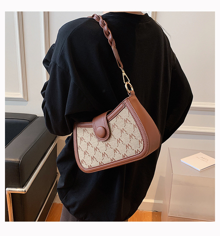 French Style Special-interest Design Bag 2021 Autumn Western Style Single Shoulder Crossbody Women's Bag Retro French Stick Underarm Bag display picture 6