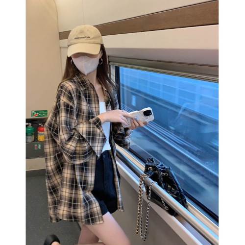 Lazy early autumn wind loose grid women's design sense retro long sleeve casual chic Korean style top coat