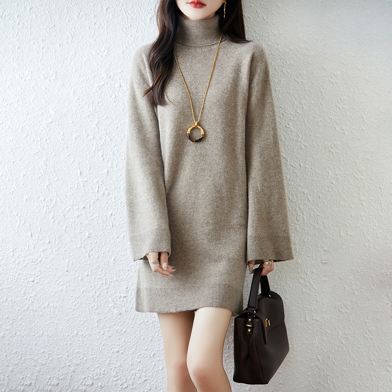 Elegant demi-season long woolen high dress