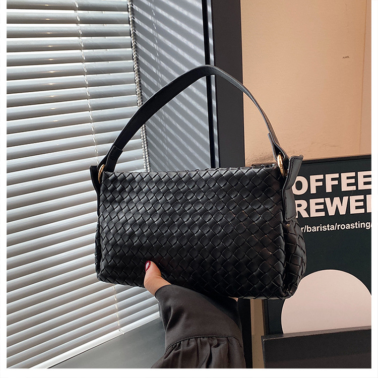 311g Weight Polyester Lining Material Weave Fashion Element Zipper Closure Type Single Shoulder Strap Strap Type Shoulder Bag Bags Type Casual, Daily, Shopping Occasion Pu Leather Material Solid Color Pattern All Seasons Season Women's Gender Basic Style Square Shape Women's Pu Leather Solid Color Basic Weave Square Zipper Shoulder Bag 14