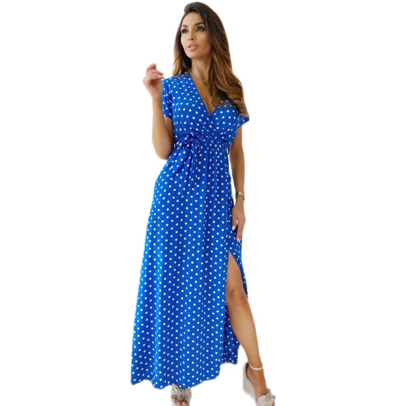 Robe d'été chic à pois – Fluide et féminine avec un imprimé d'inspiration vintage. Une élégance intemporelle avec une touche ludique._voghion.com
