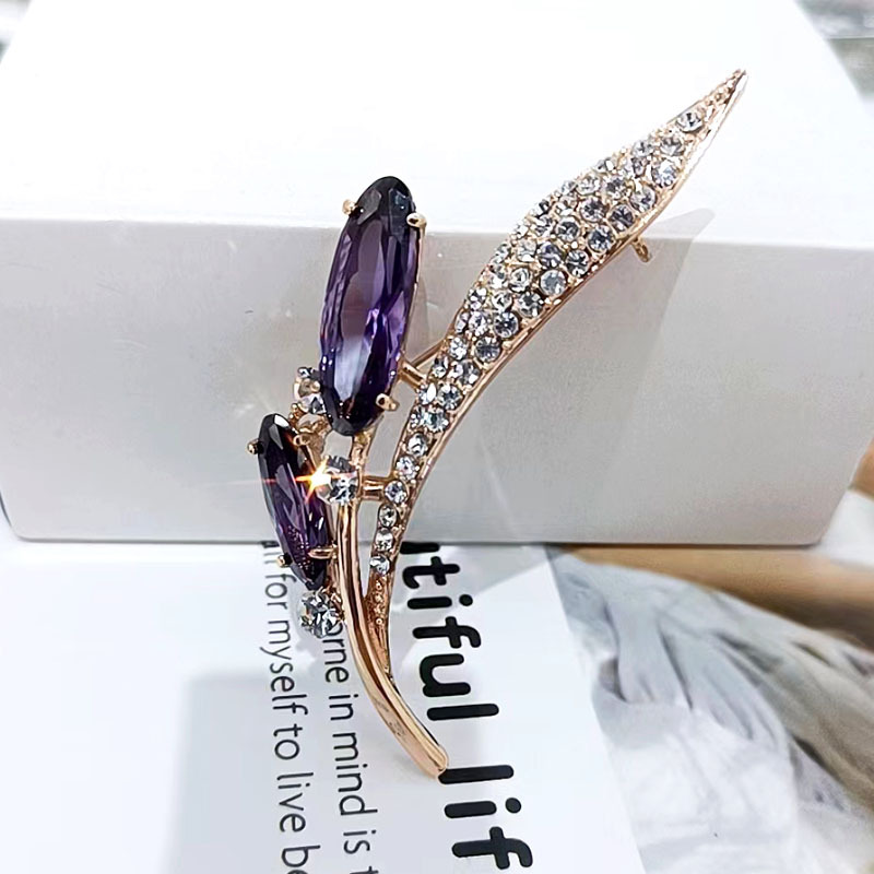 �ﶬ�¿�ʱ��������ɫˮ����Ҷ����Ů���԰ٴ���±����ػ�˿����