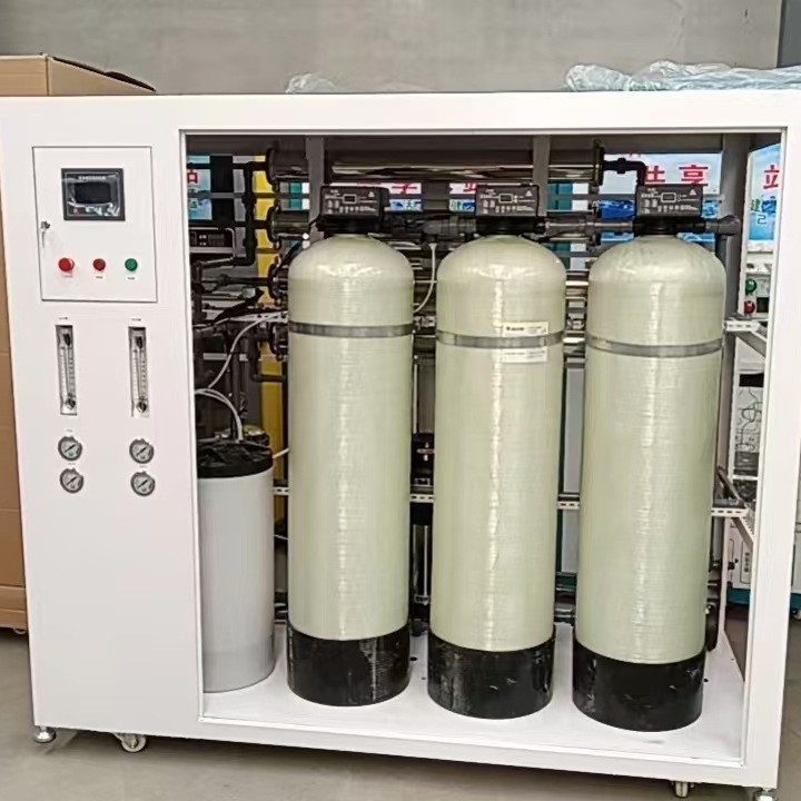 Venta al por mayor 0.25T-10T equipo automático de ósmosis inversa sistema de dosificación máquina de agua pura equipo de agua potable directa RO