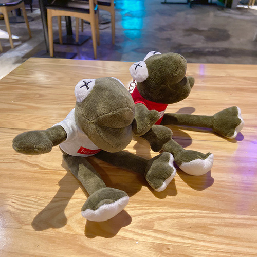 Plush T-shirt long-legged frog key chain couple school bag pendant bag pendant doll doll key chain wholesale