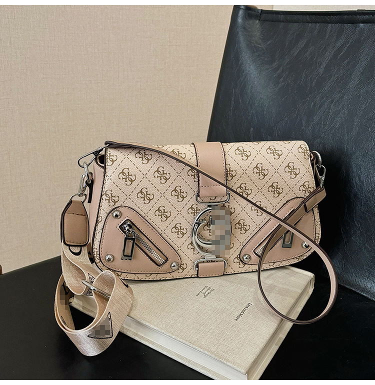 Bolso pequeño estilo motocicleta fresco de moda para mujer 2025 nuevo bolso de cadena de diseño de nicho bolso de mensajero de hombro de moda de primavera y verano