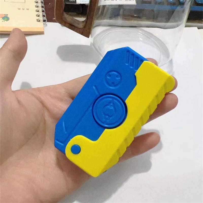 Cuchillo de rábano 3D cuchillo de gravedad descompresión empuje tarjetas juguetes pequeños cuchillo de ventilación interesante tendencia caliente