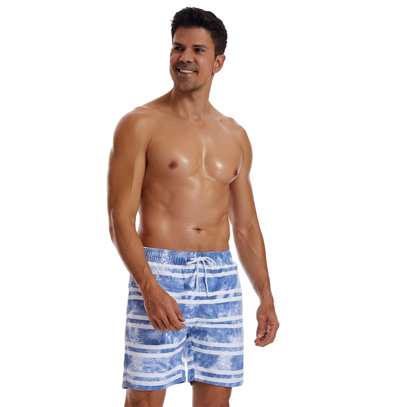 Sneldrogende strandgestreepte zwembroek met print, gewassen stof, grote vrijetijdsshort voor heren_voghion.com